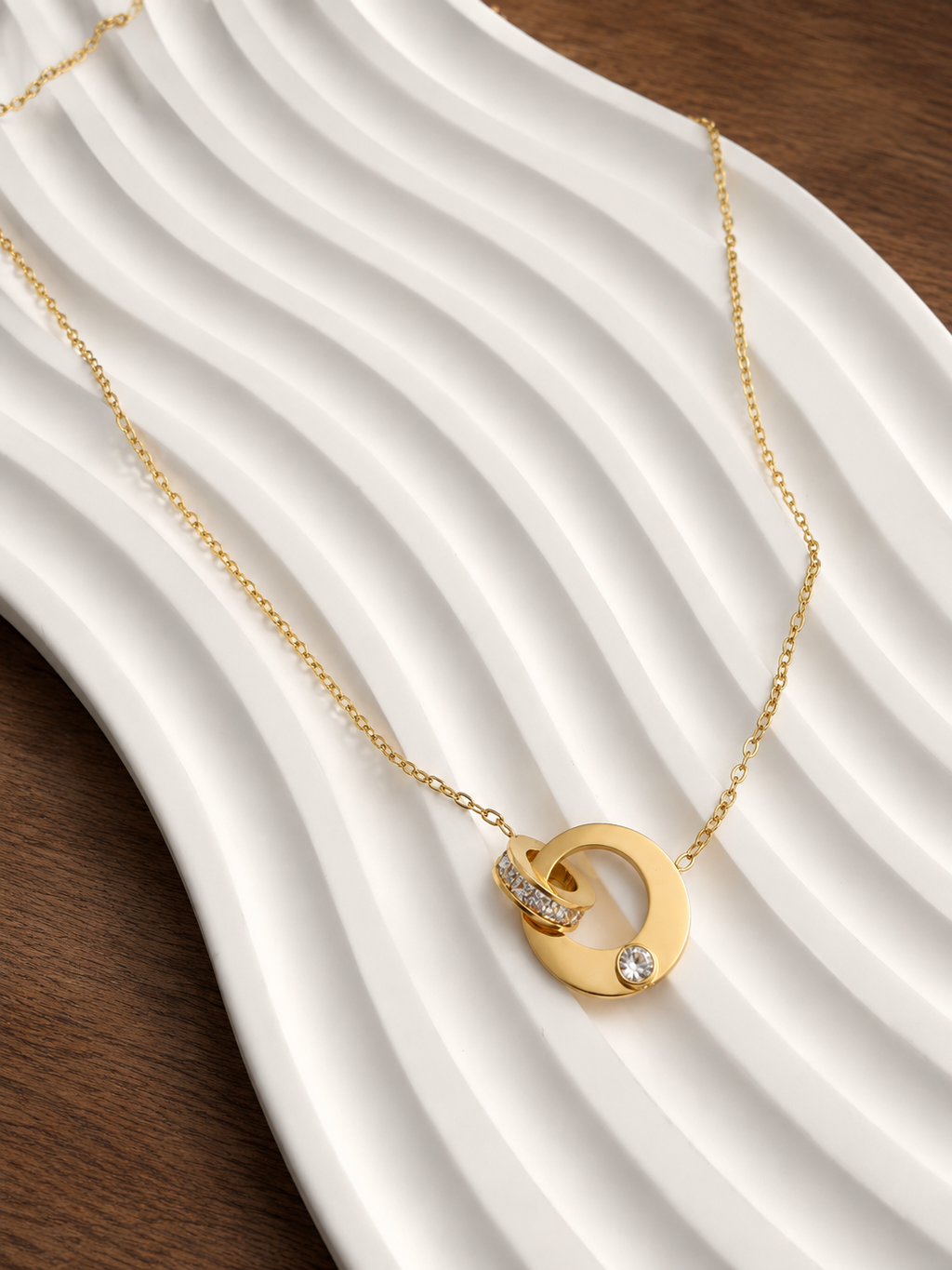 Lily eternite gold stainless necklace