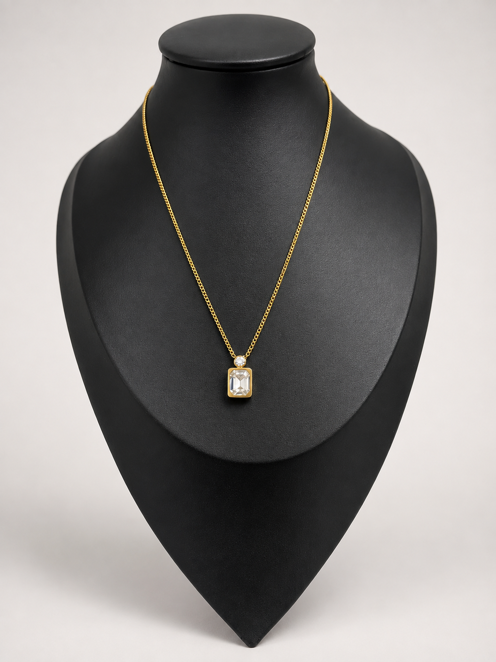 Lily gem stainless necklace