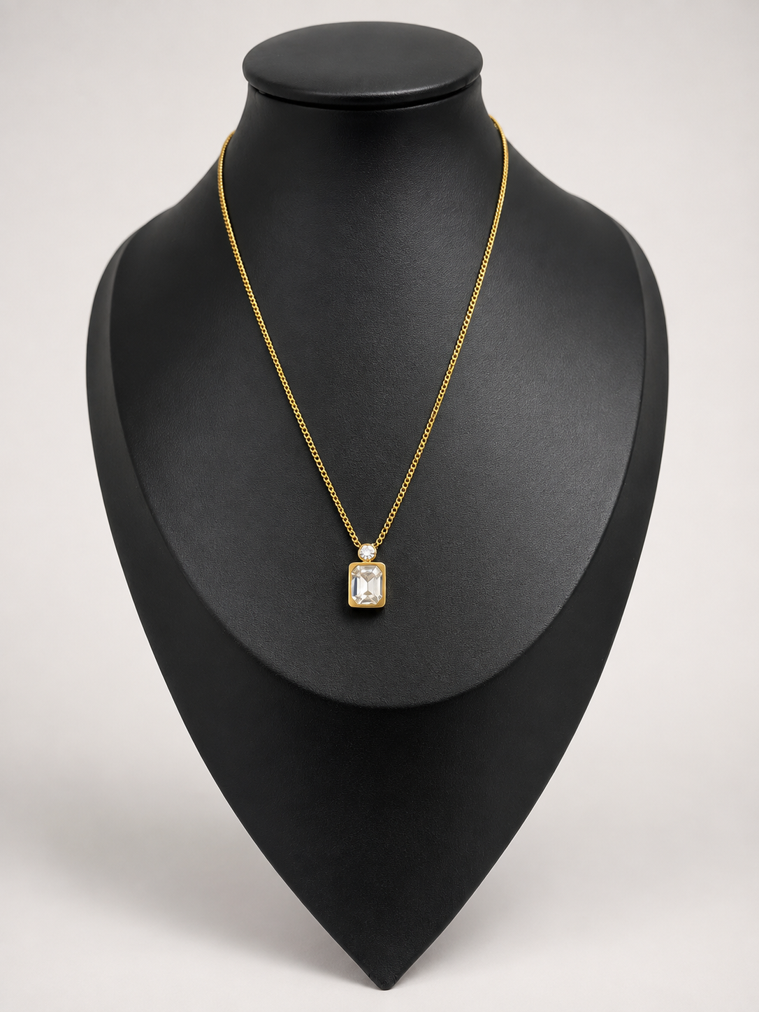 Lily gem stainless necklace