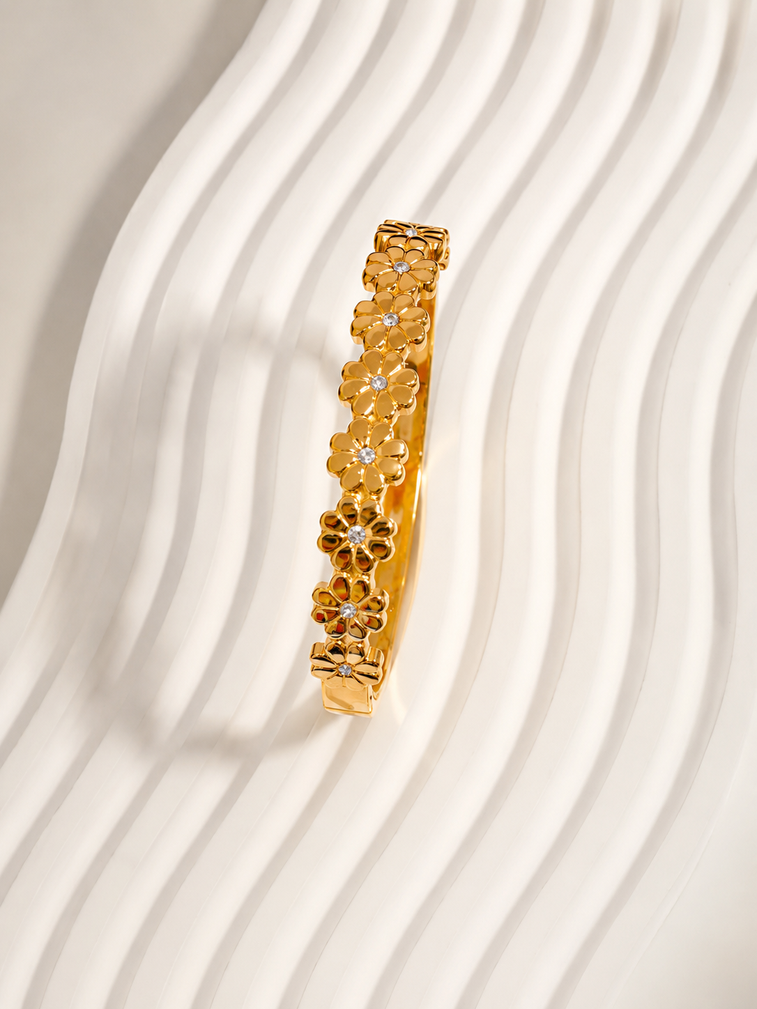 Lily daisy bangle