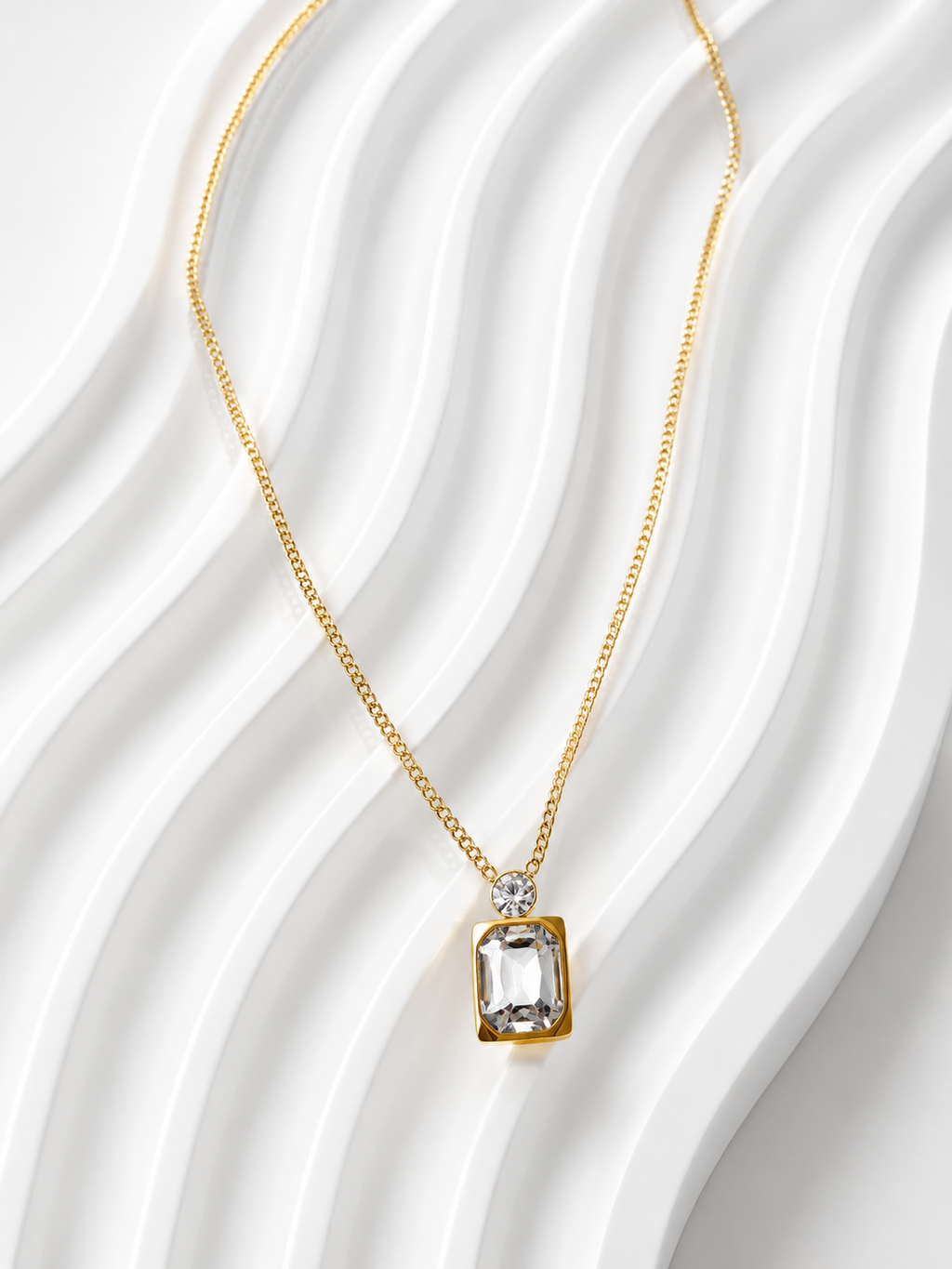 Lily gem stainless necklace