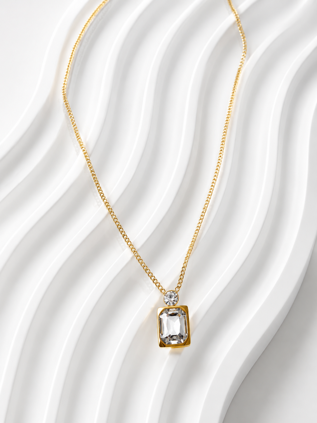 Lily gem stainless necklace