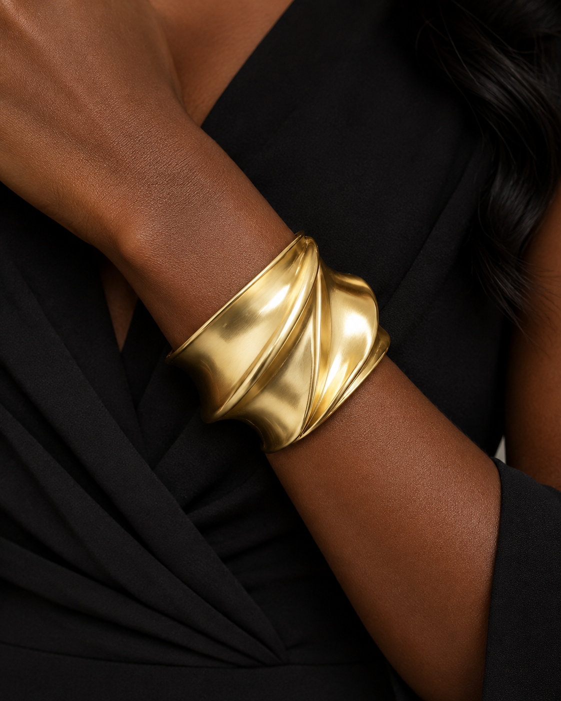 Zee wavy bangle