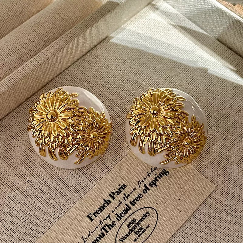 Flower embossed earring