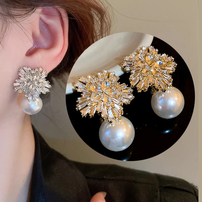 Pearl snowflake earring