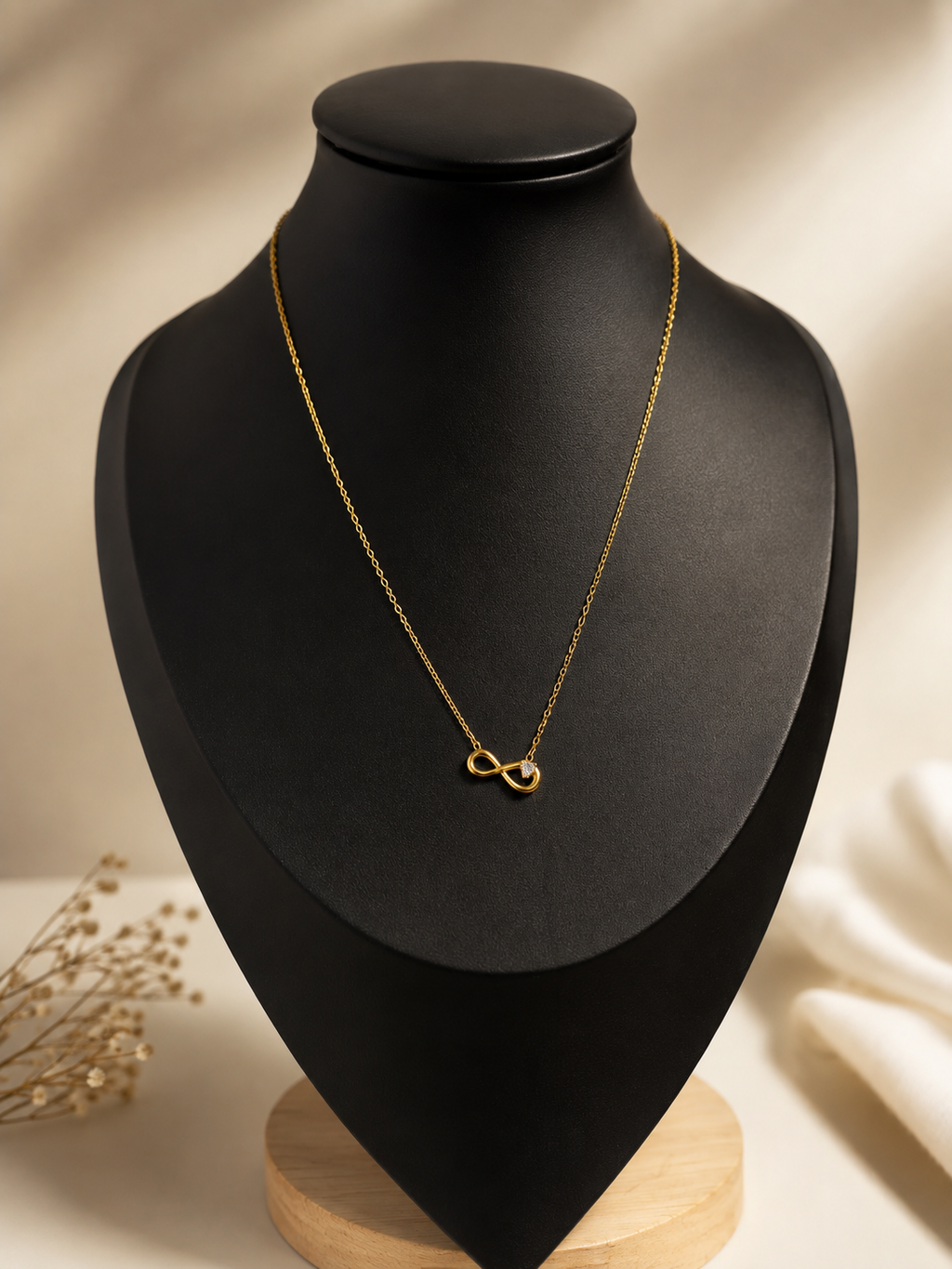 Lily infinity stainless necklace