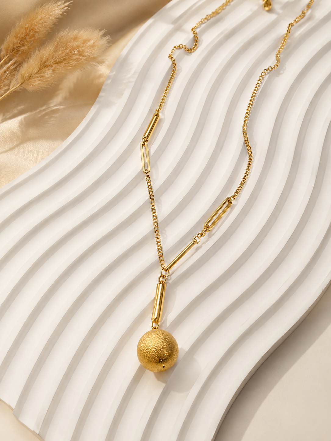 Lily balls stainless necklace