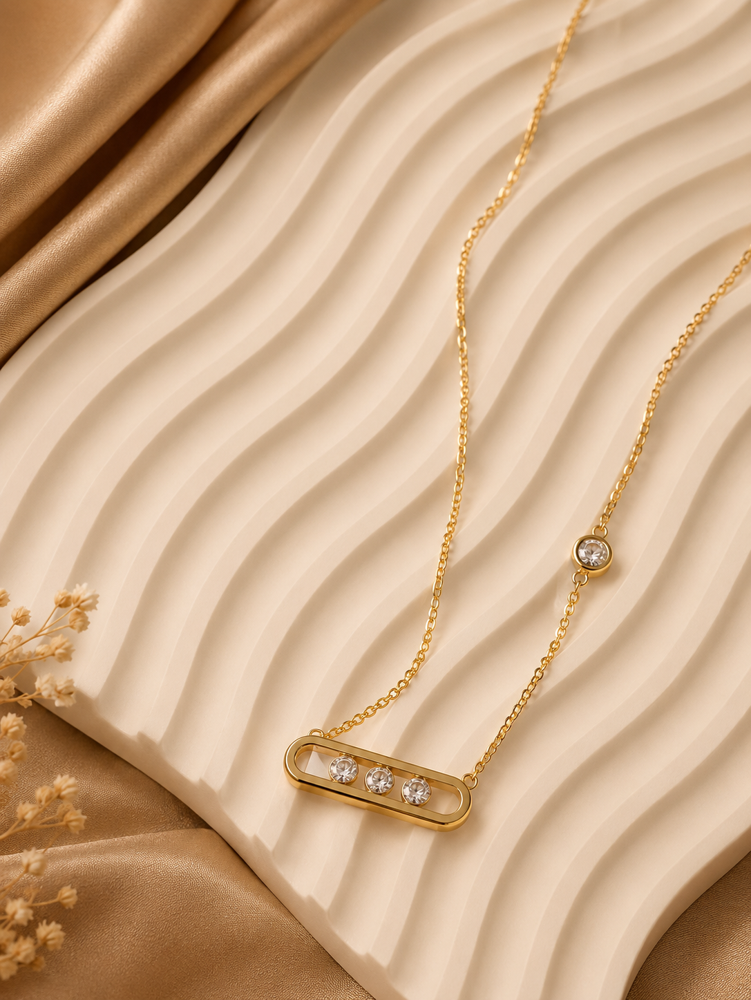 Lily trinity gold stainless necklace